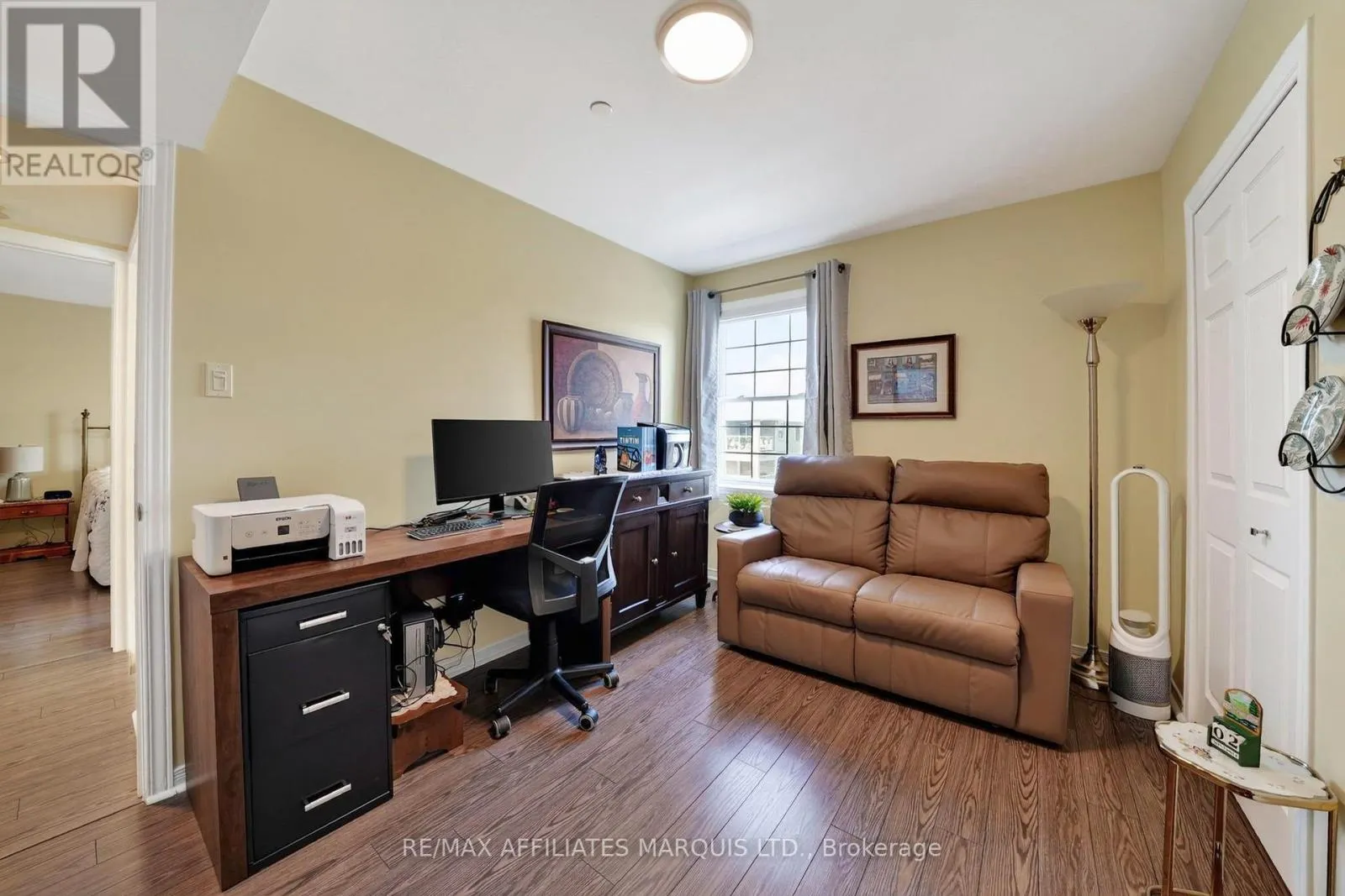 304 - 331 WATER STREET W