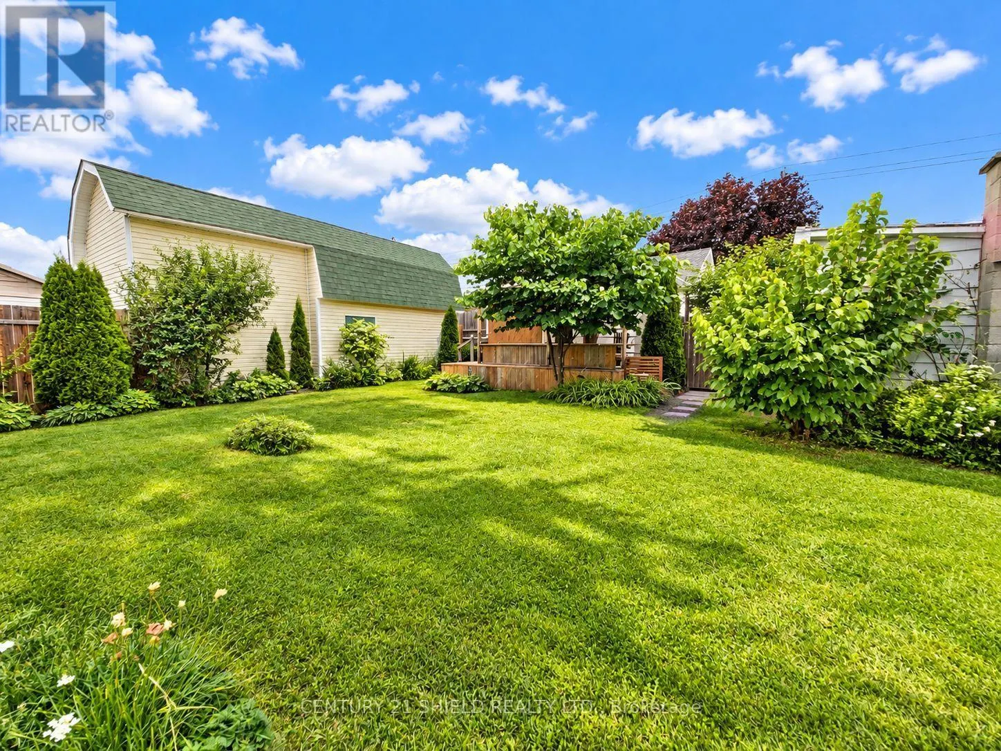 1536 PITT STREET