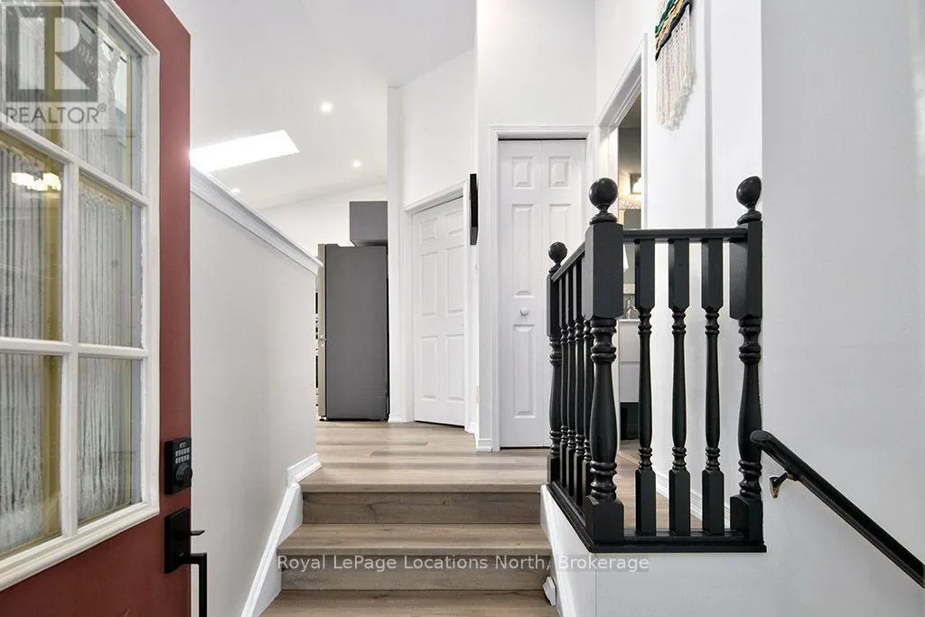 146 - 150 VICTORIA STREET S #146