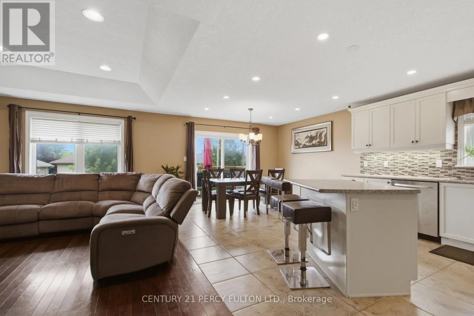 28 FREEDOM CRESCENT