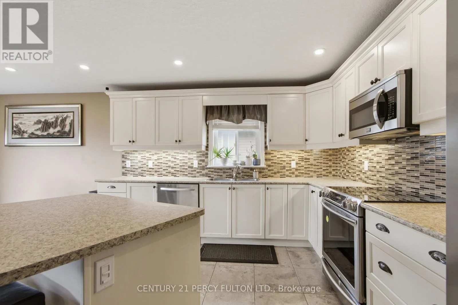 28 FREEDOM CRESCENT