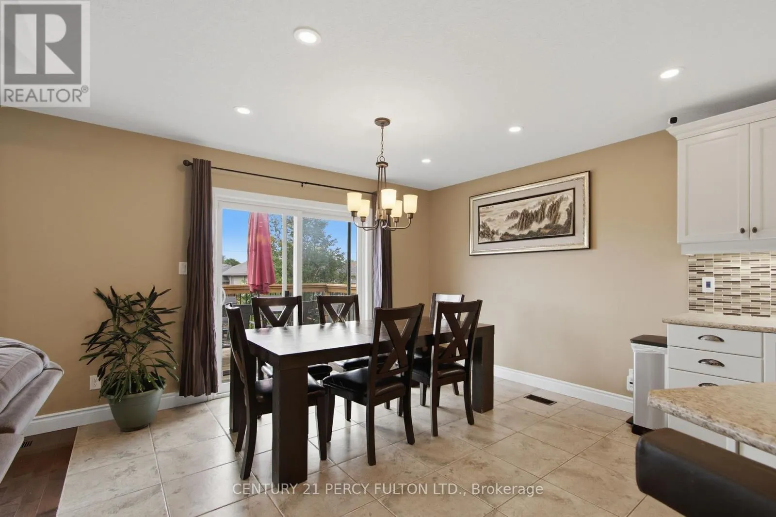 28 FREEDOM CRESCENT