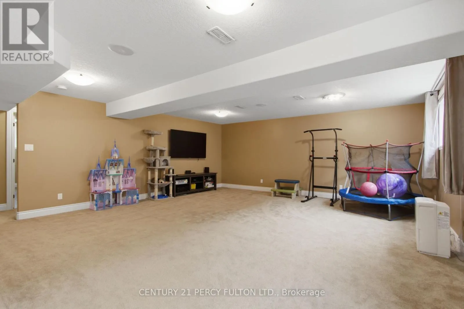 28 FREEDOM CRESCENT