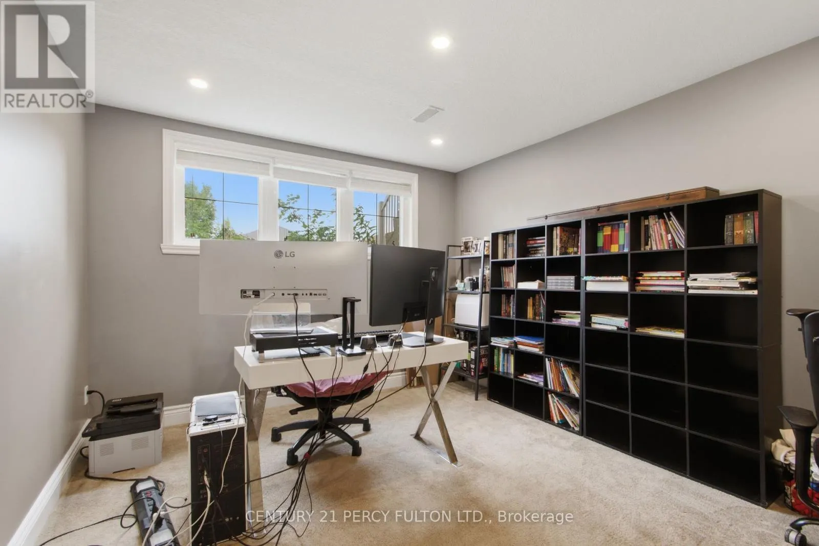 28 FREEDOM CRESCENT