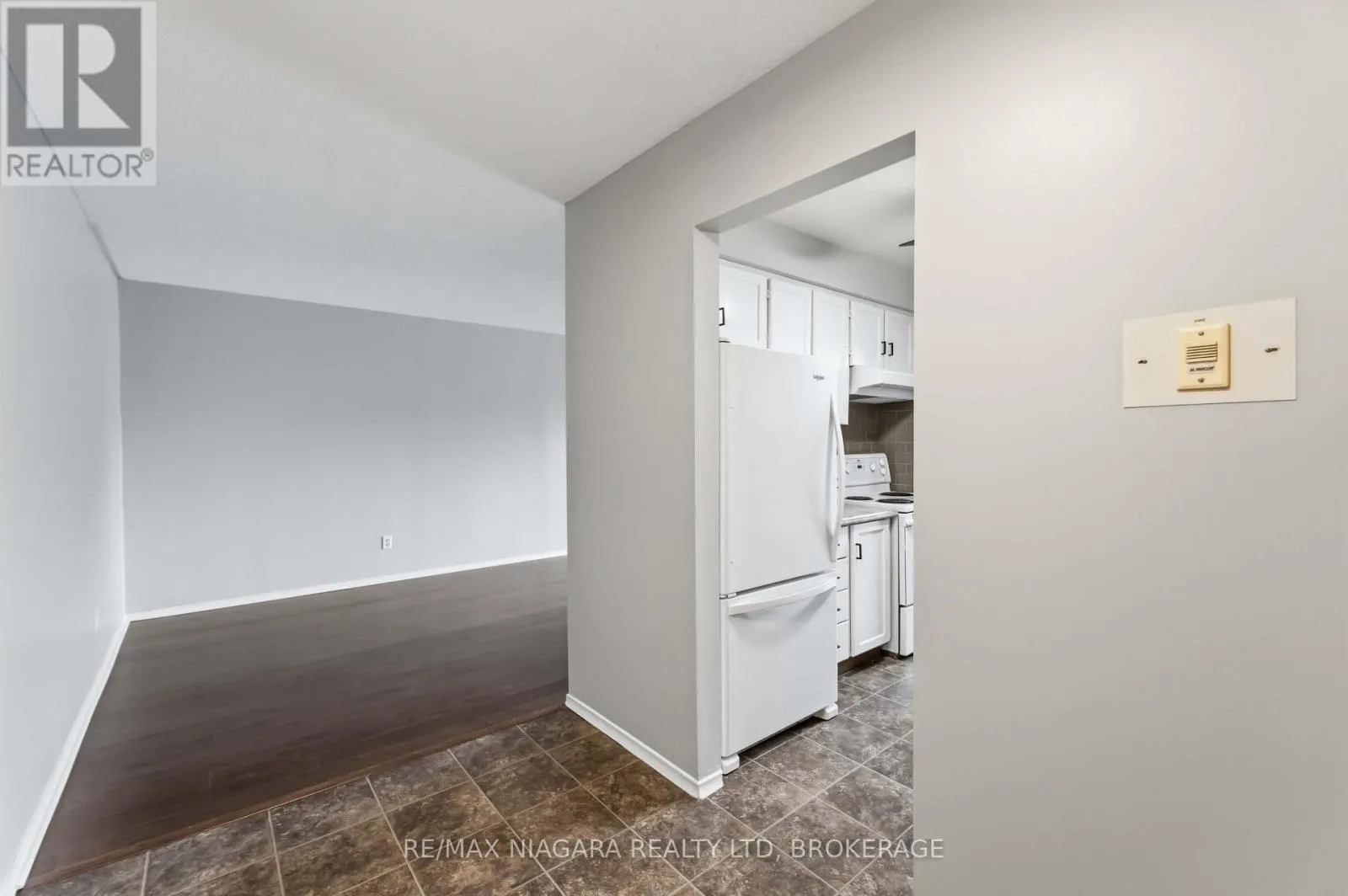 313 - 4209 HIXON STREET #313