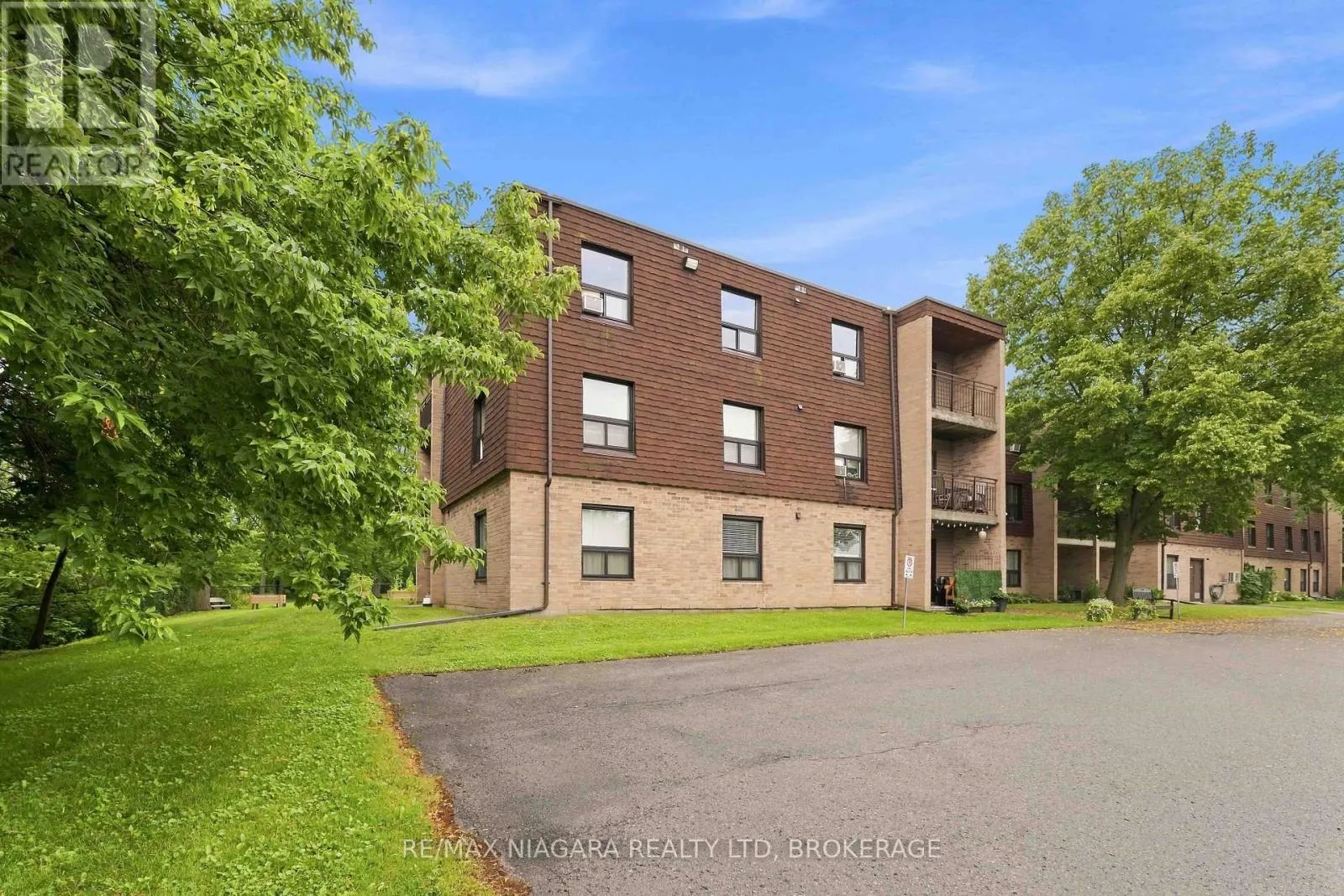 313 - 4209 HIXON STREET #313