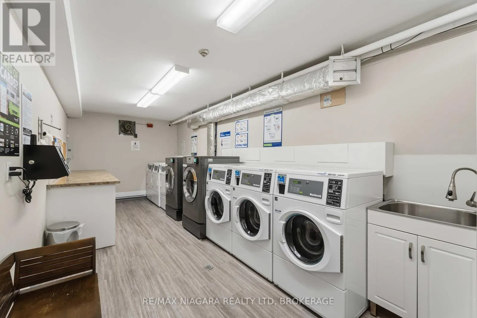 313 - 4209 HIXON STREET #313