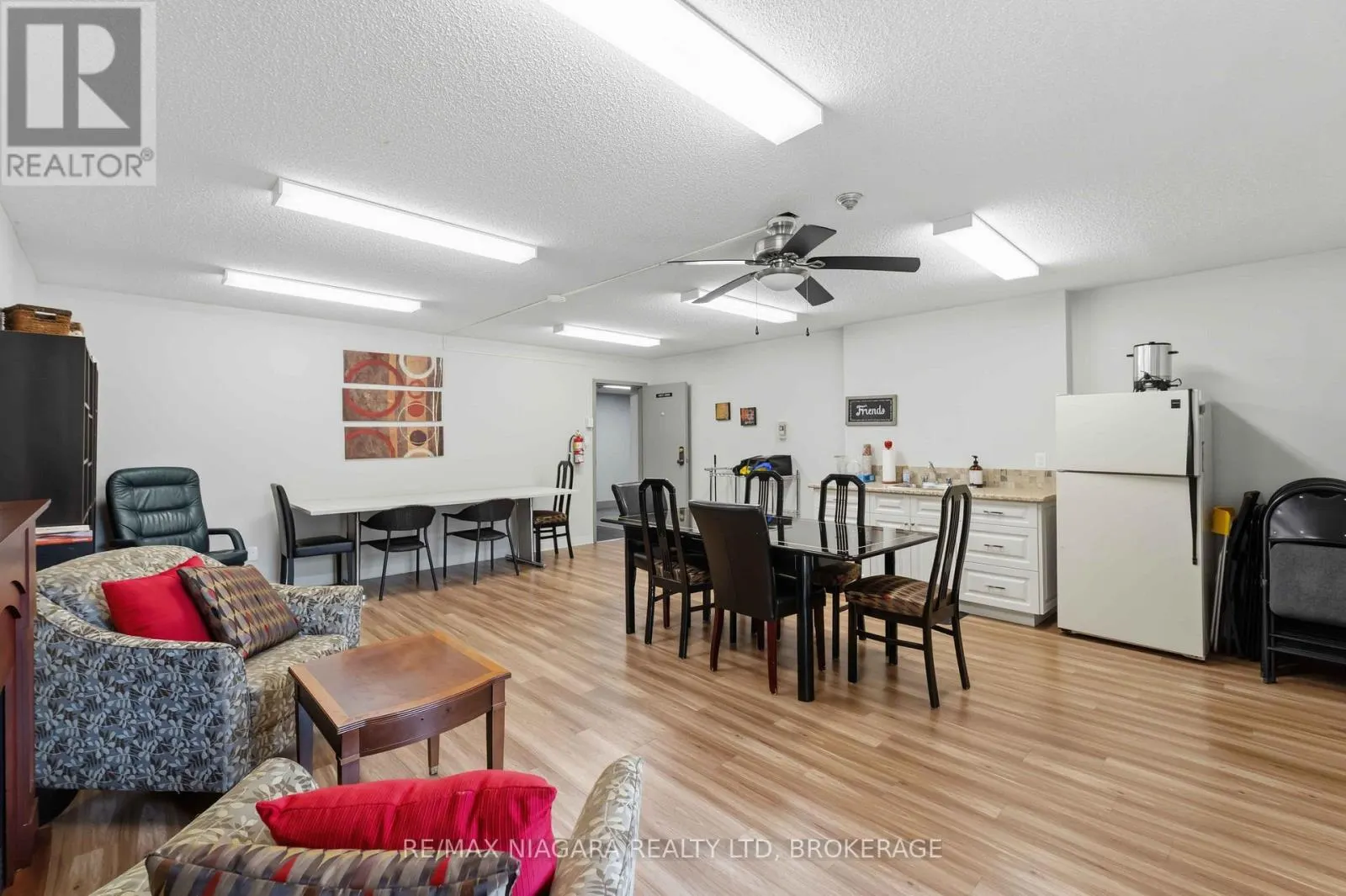 313 - 4209 HIXON STREET #313