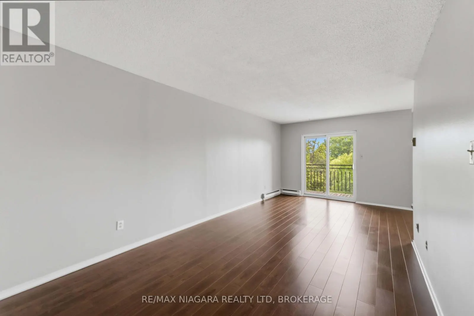 313 - 4209 HIXON STREET #313