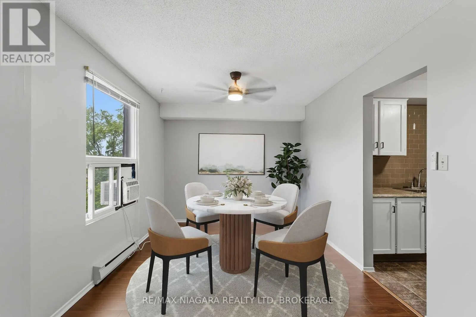313 - 4209 HIXON STREET #313