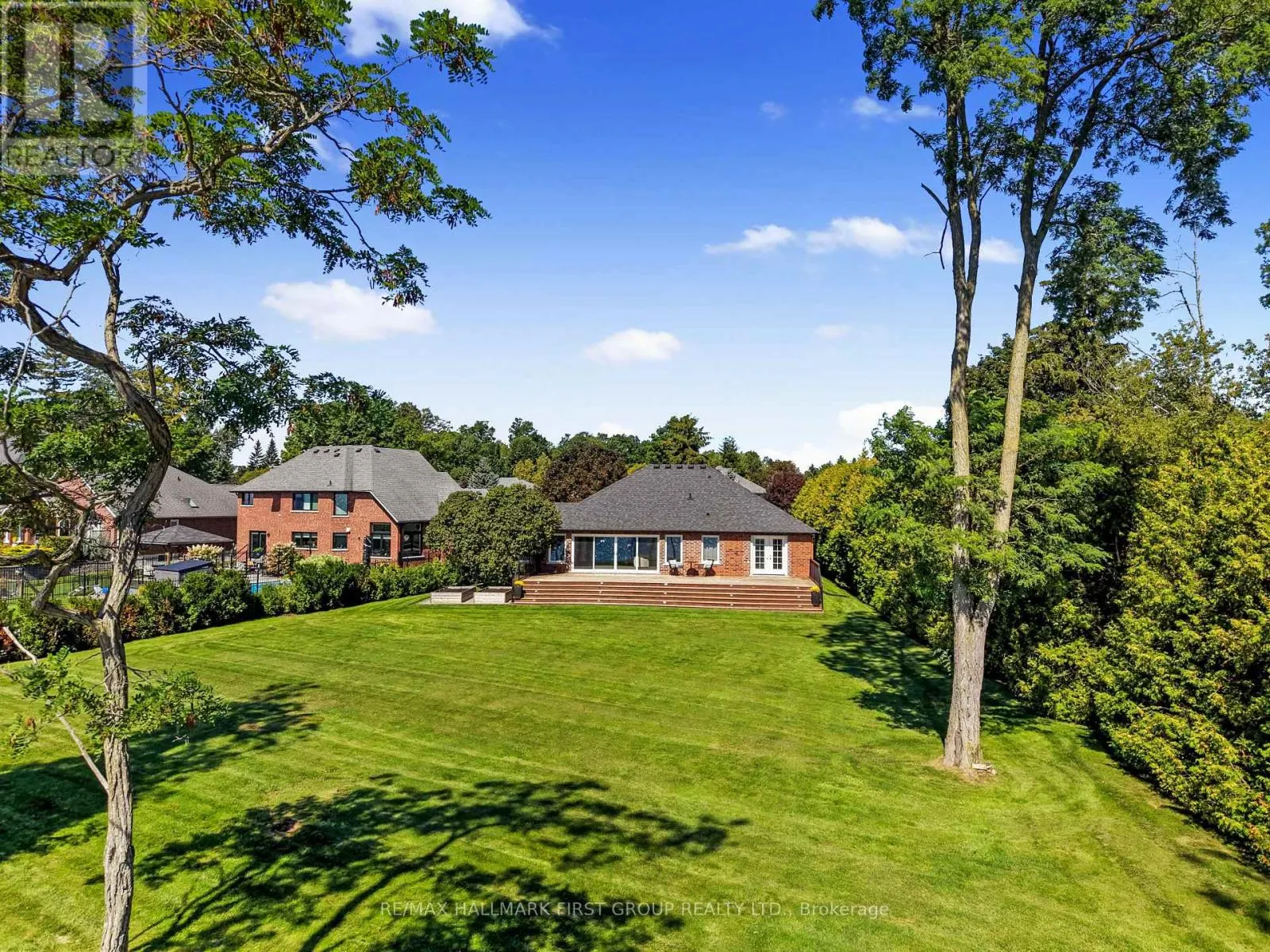 75 EAST HOUSE CRESCENT
