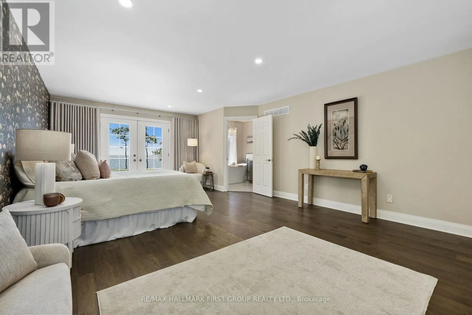 75 EAST HOUSE CRESCENT