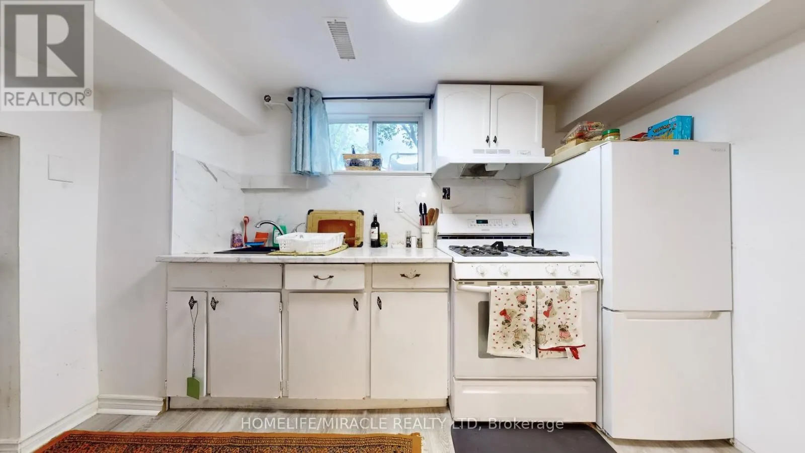 374 BOOK ROAD