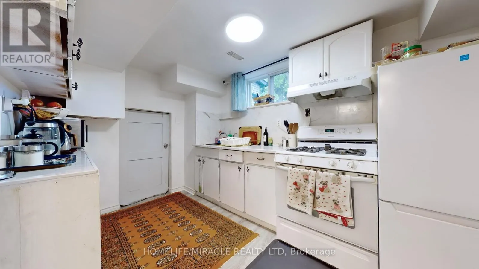 374 BOOK ROAD