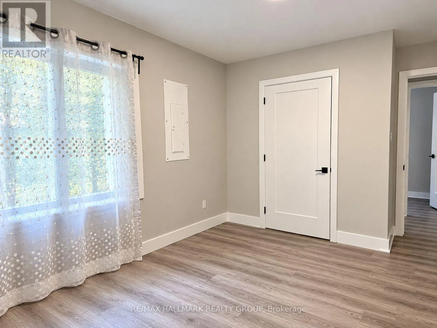 3A - 131 CAMELIA AVENUE