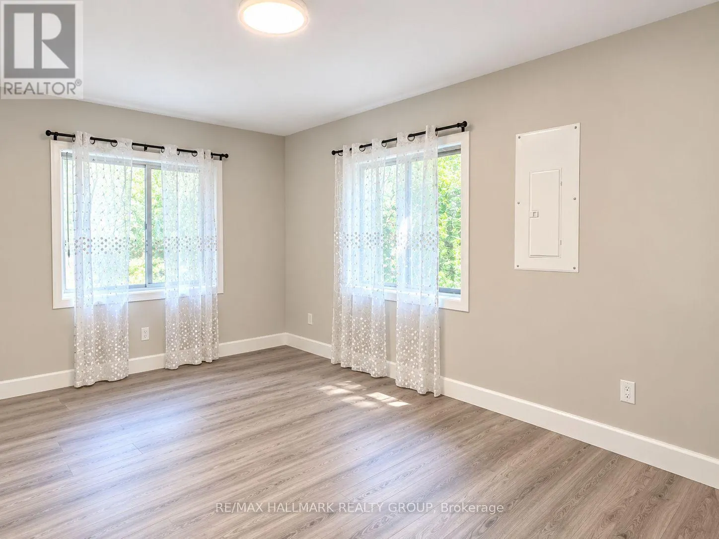 3A - 131 CAMELIA AVENUE