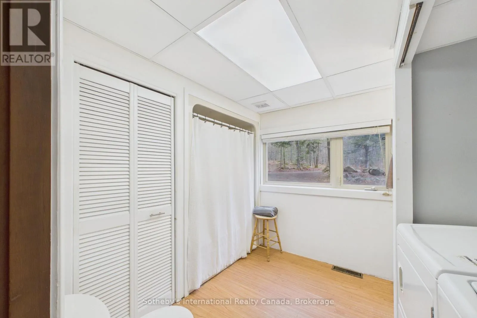 1027 SCOTT LANE