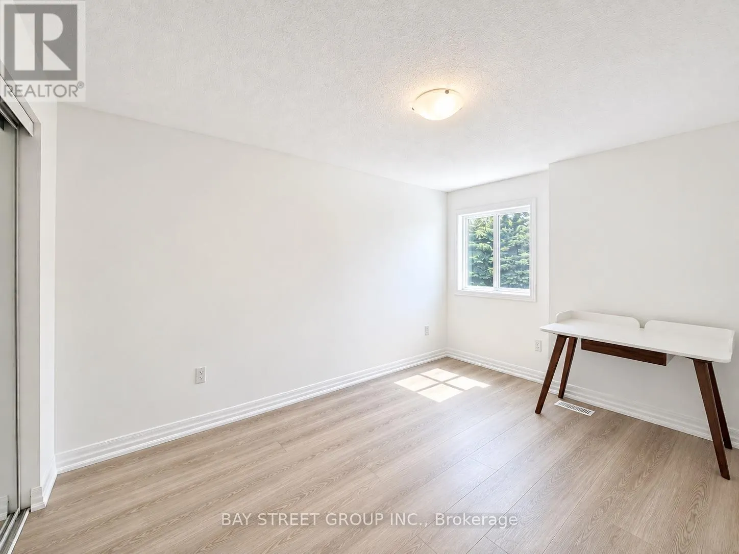513 MARINER DRIVE