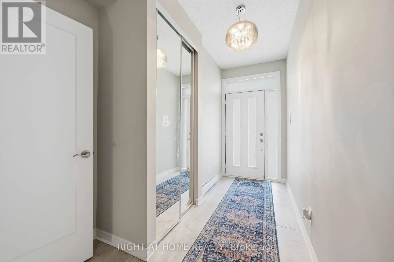 92 - 264 PEMBINA PRIVATE