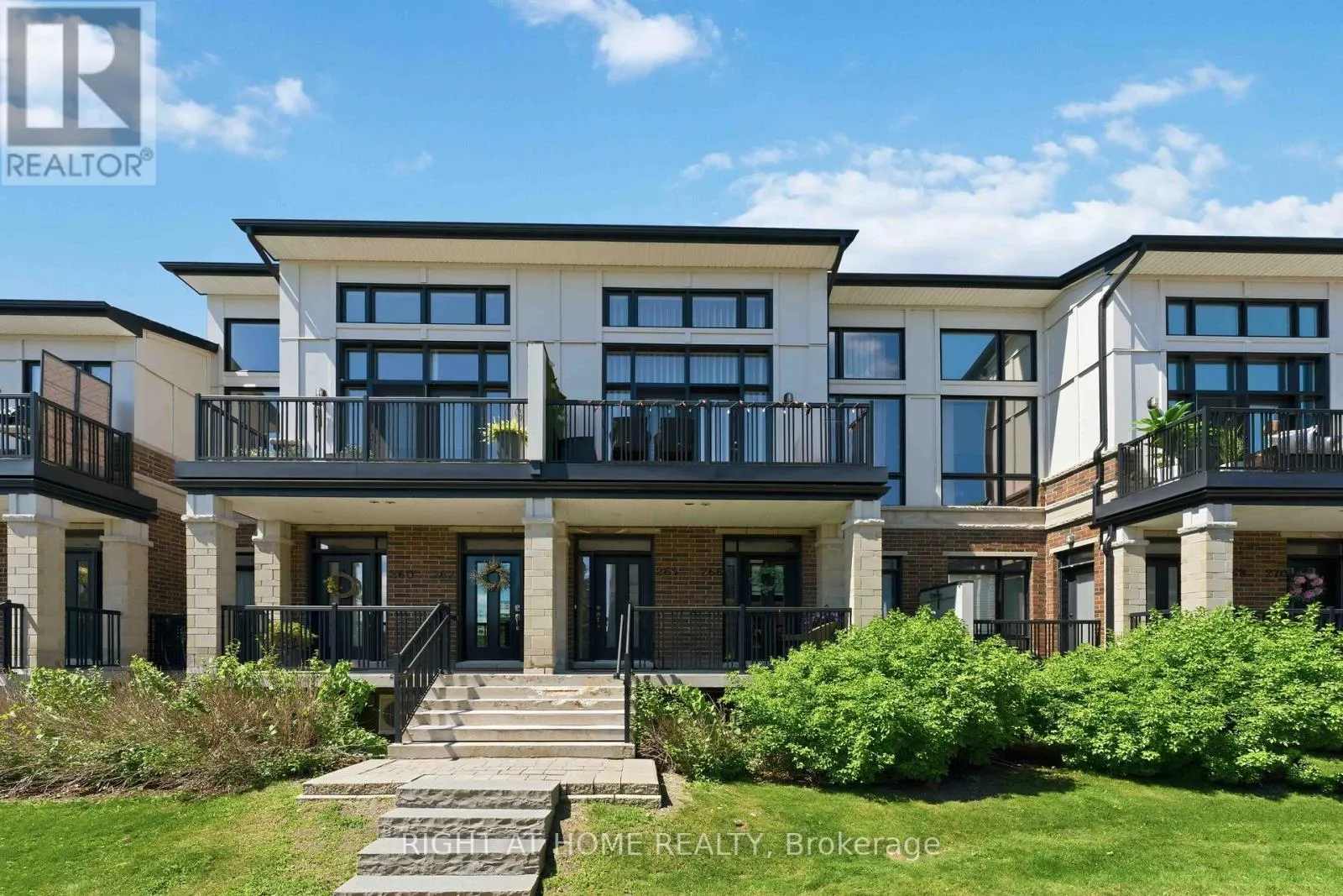 92 - 264 PEMBINA PRIVATE