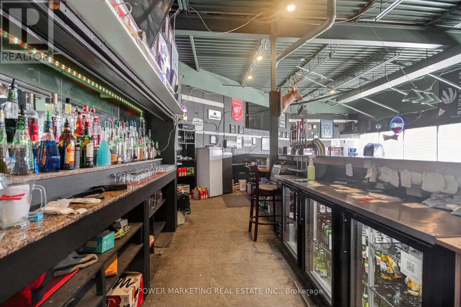 858 MERIVALE ROAD