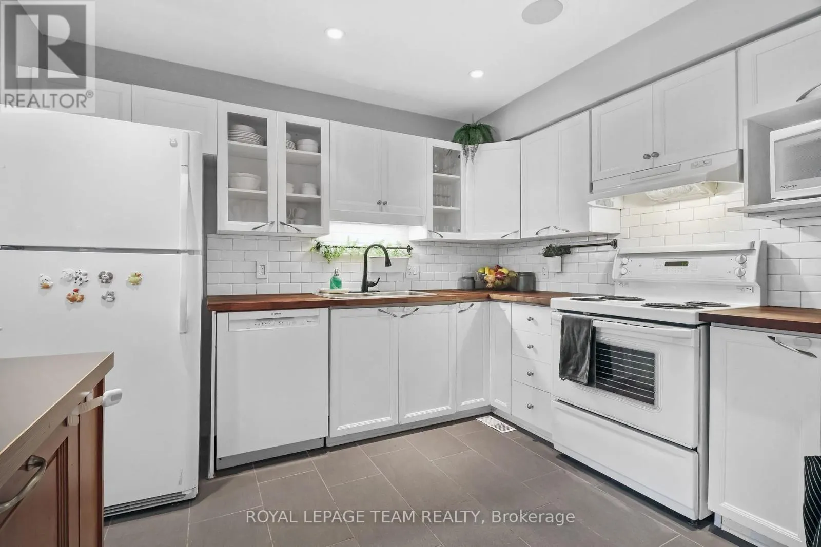 74 MILNER DOWNS CRESCENT