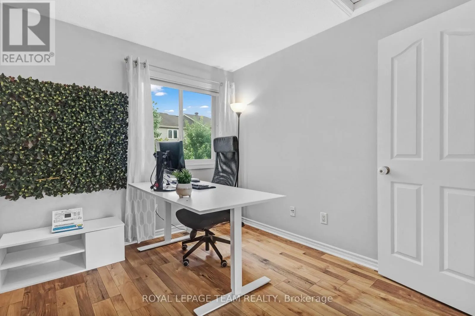 74 MILNER DOWNS CRESCENT