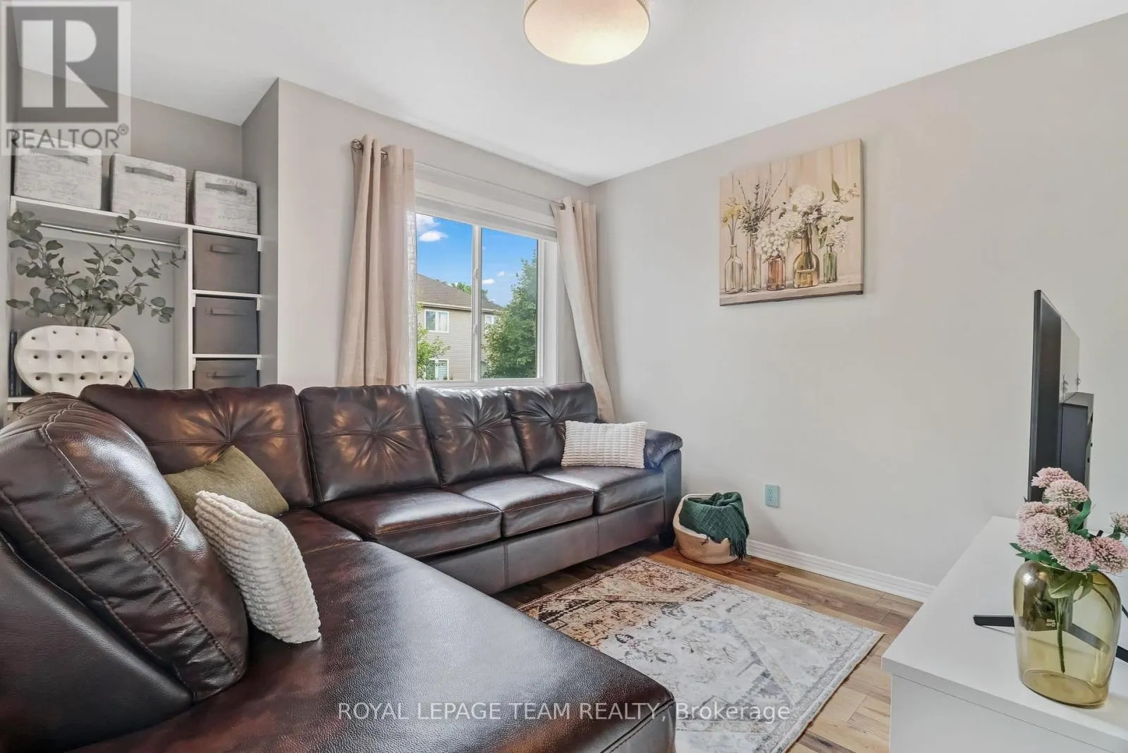 74 MILNER DOWNS CRESCENT
