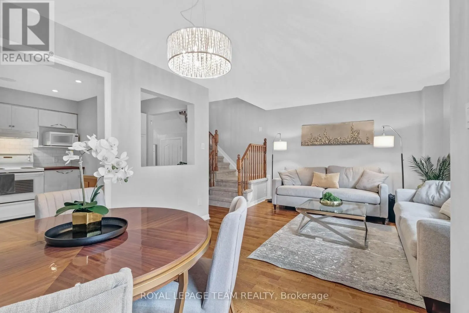 74 MILNER DOWNS CRESCENT