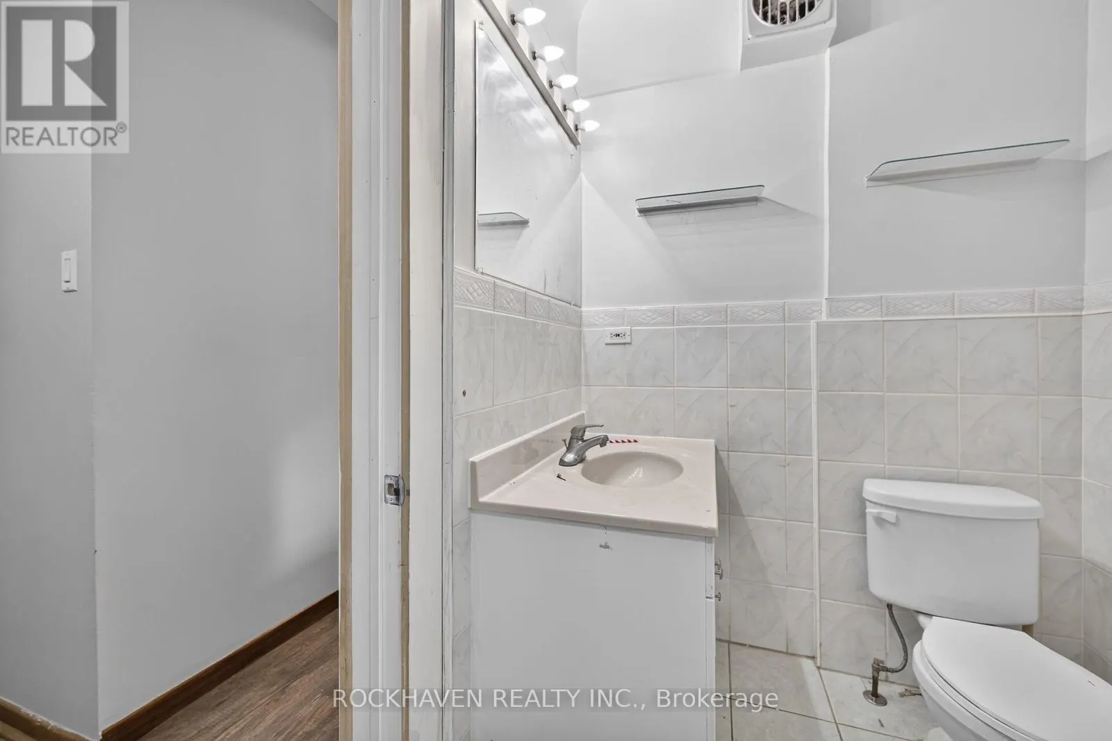 15 ST DAVID STREET W