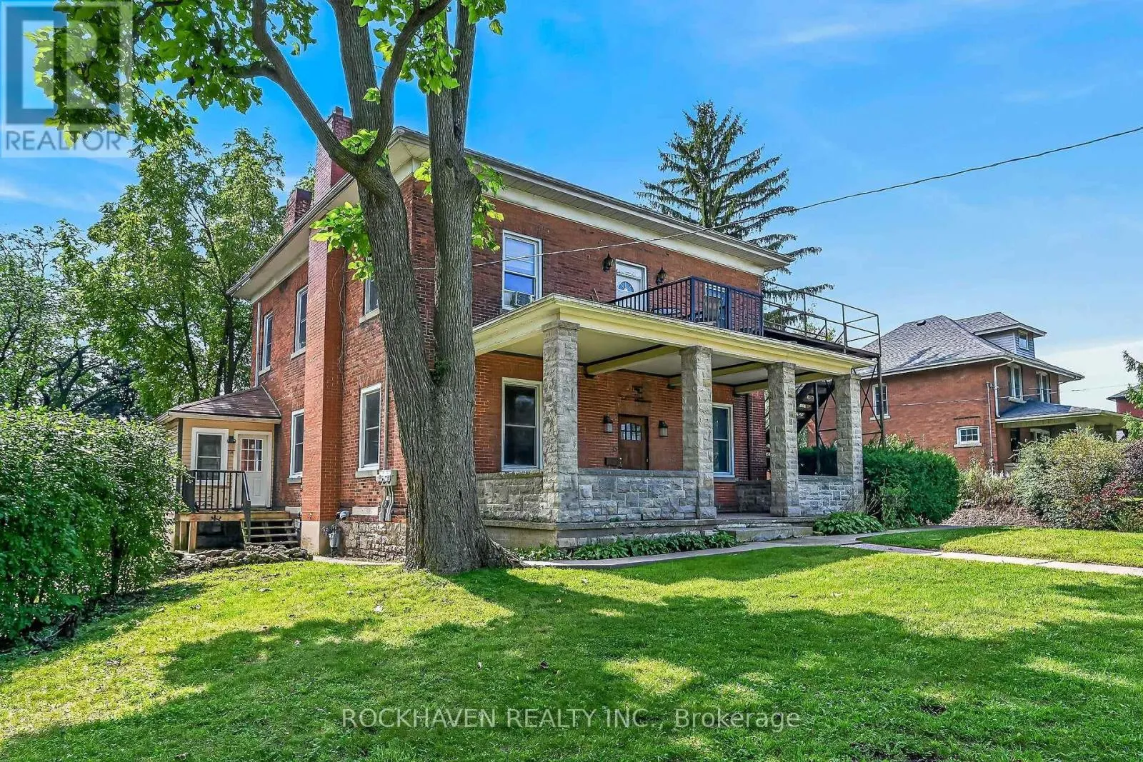 15 ST DAVID STREET W