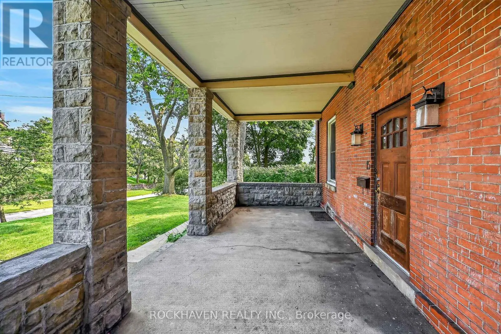 15 ST DAVID STREET W