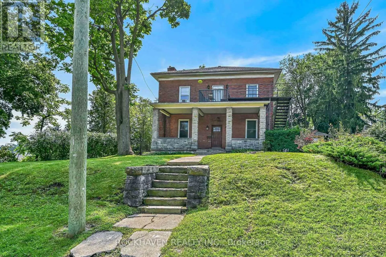 15 ST DAVID STREET W