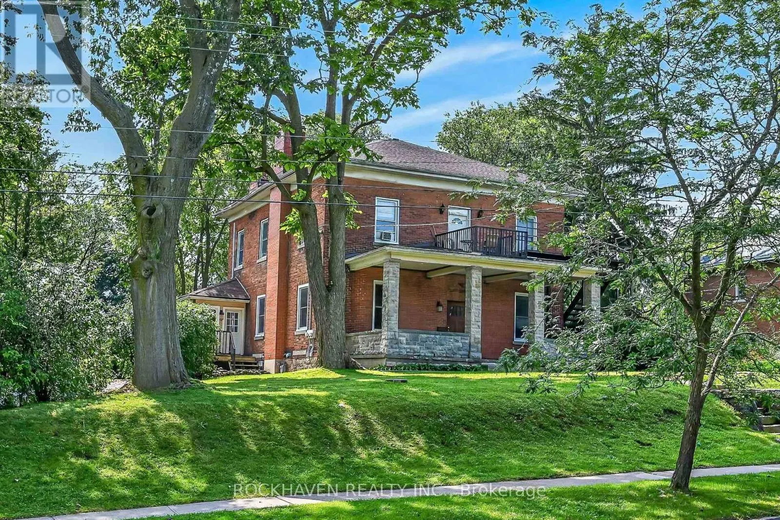 15 ST DAVID STREET W