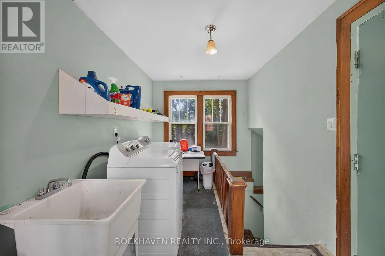 15 ST DAVID STREET W