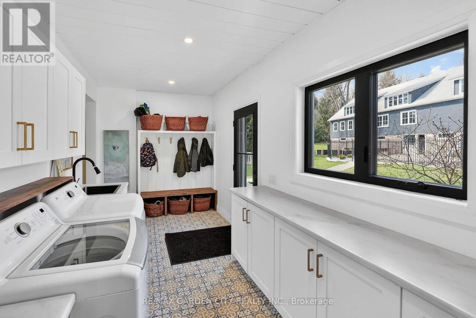 377 CANBORO ROAD