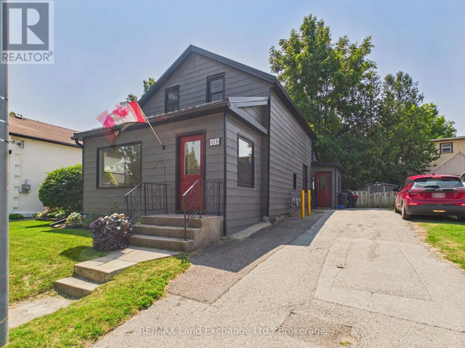 410 RUSSELL STREET
