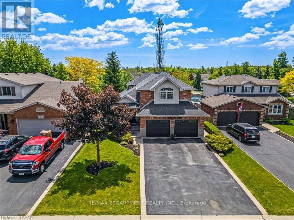 6 SCOTTSWOOD LANE