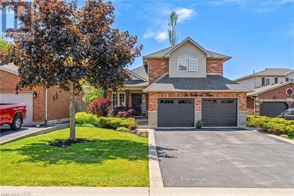 6 SCOTTSWOOD LANE
