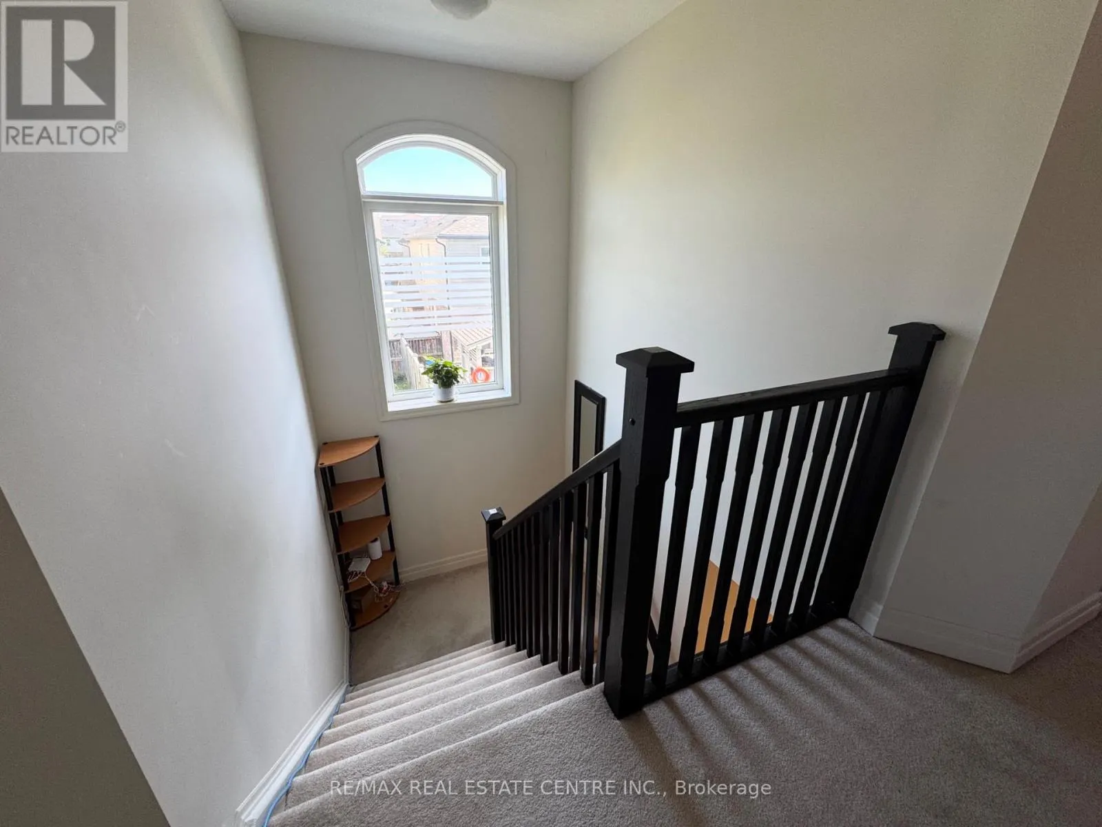 32 HODGSON DRIVE