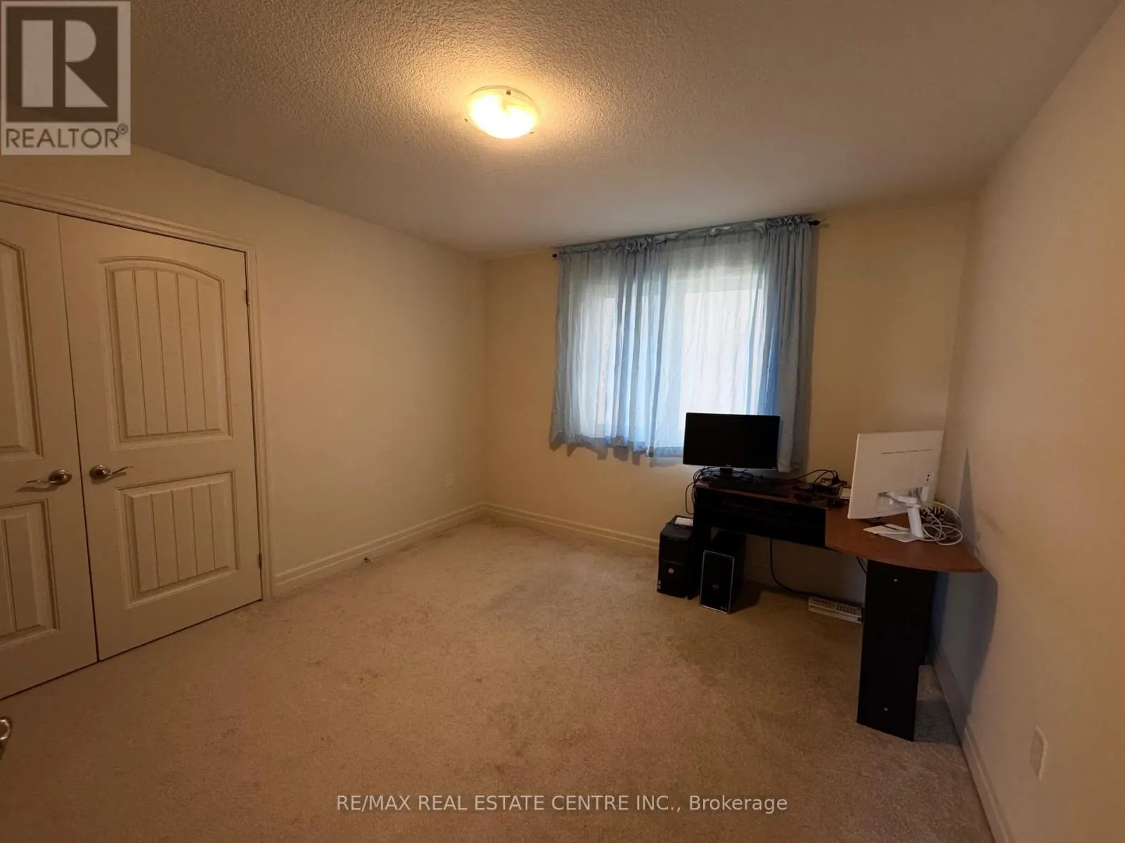 32 HODGSON DRIVE