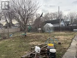 225 8TH STREET W
