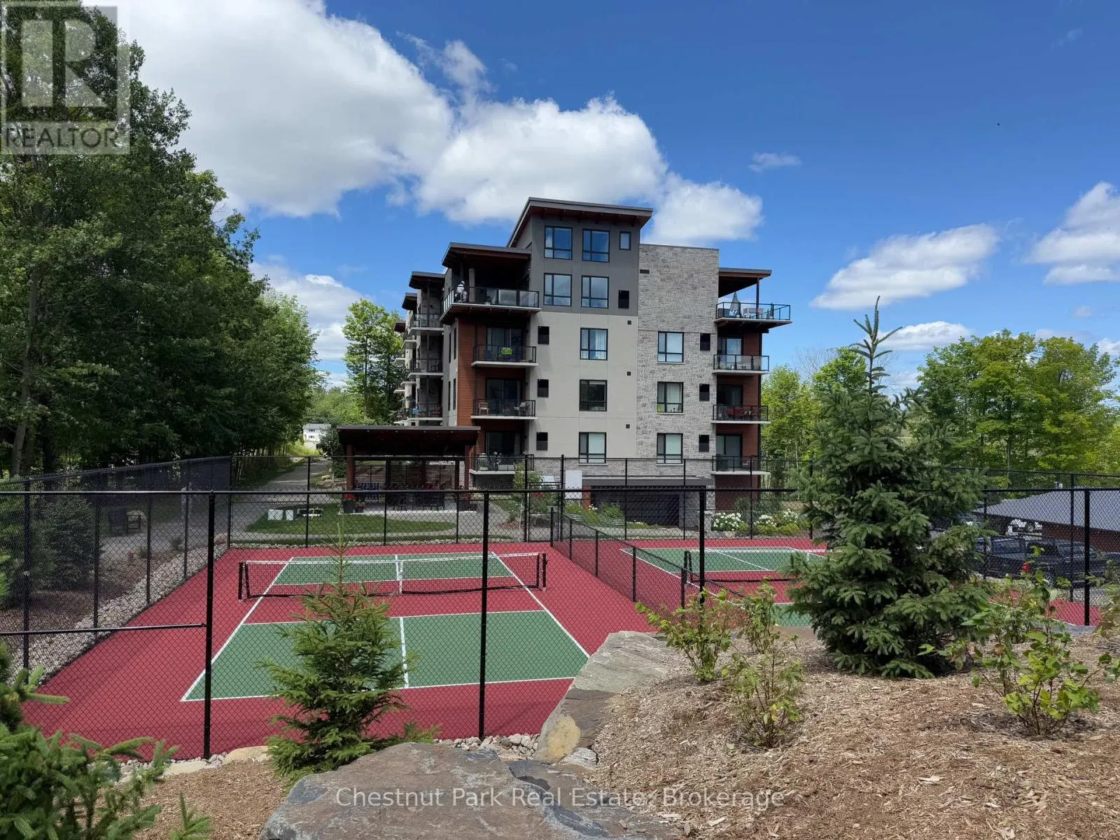 302 - 18 CAMPUS TRAIL #302