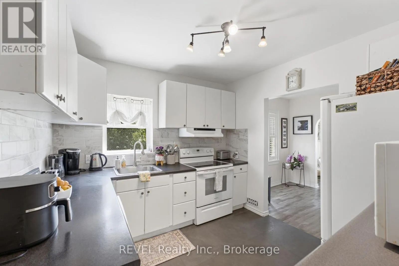 1055 BURGER ROAD
