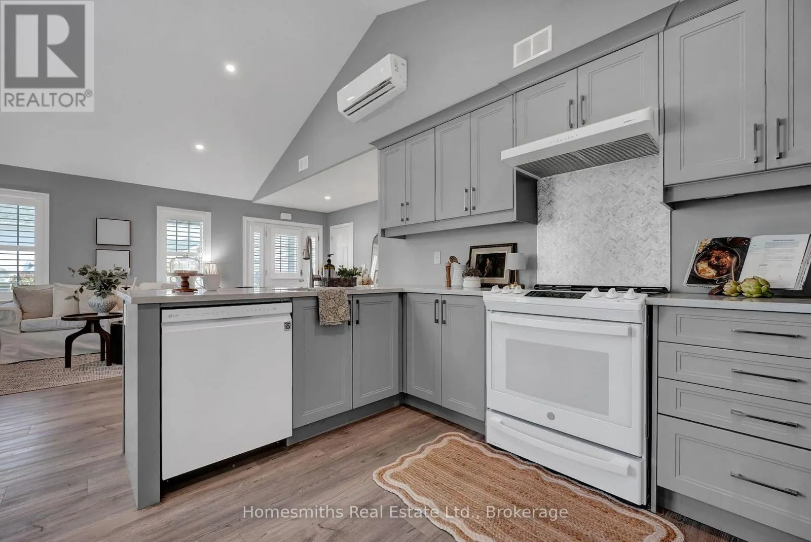 404 - 300 CROFT STREET #404