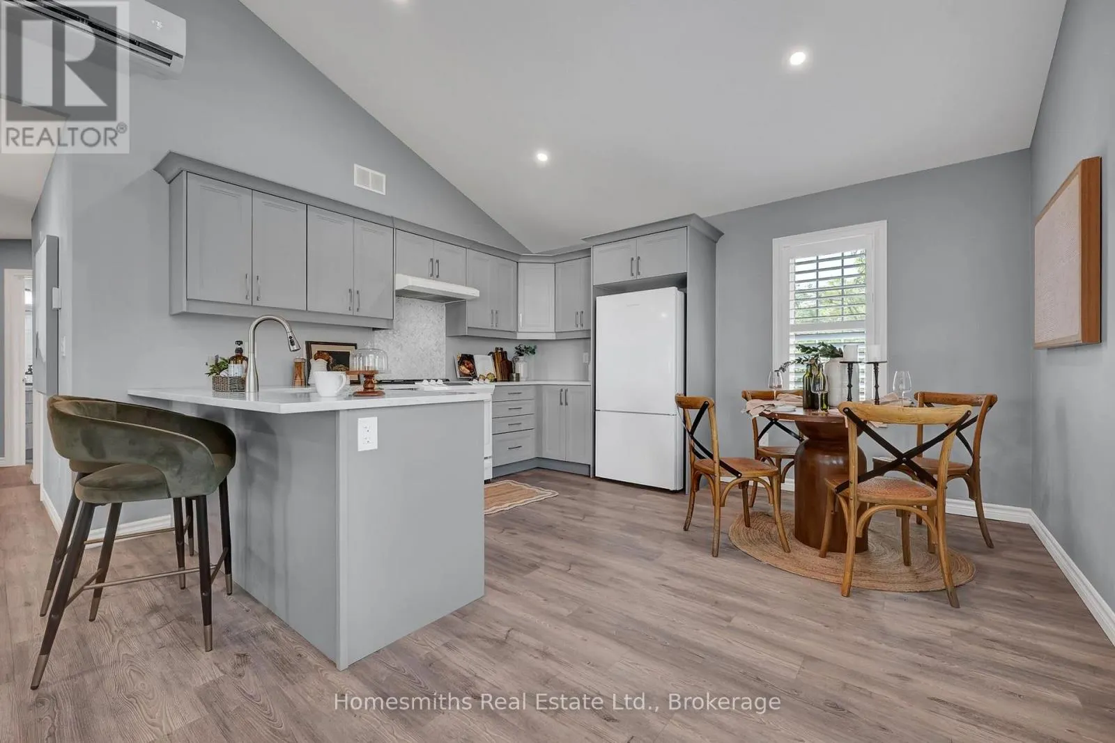 404 - 300 CROFT STREET #404