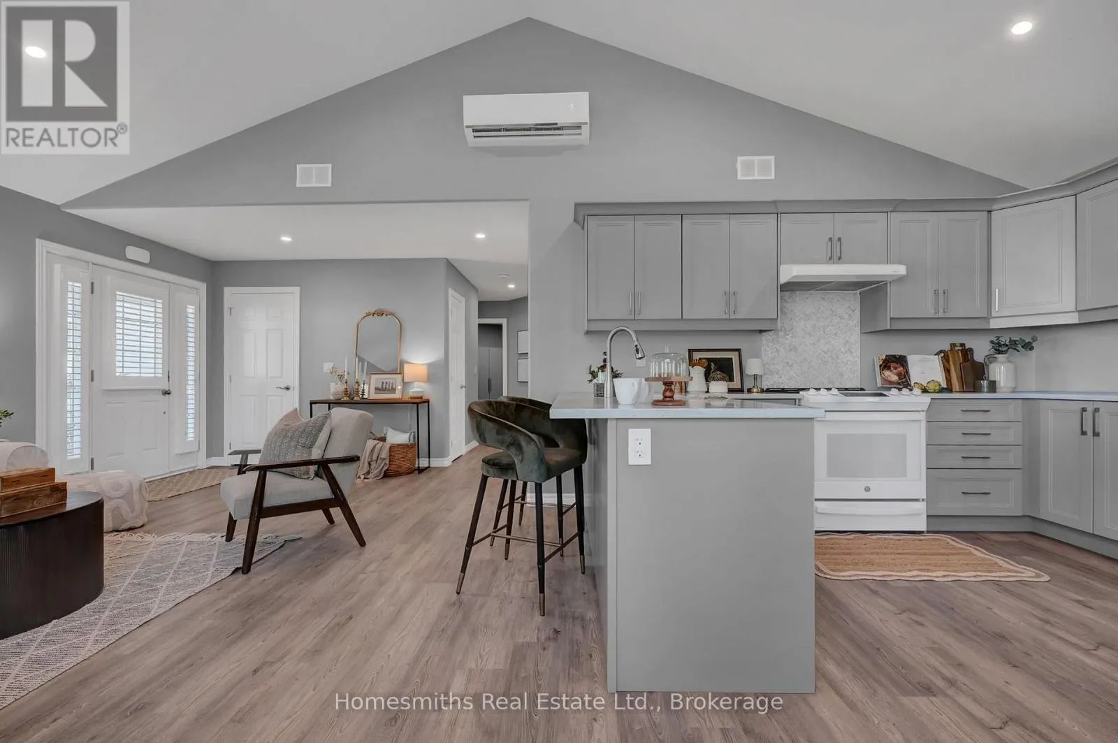 404 - 300 CROFT STREET #404