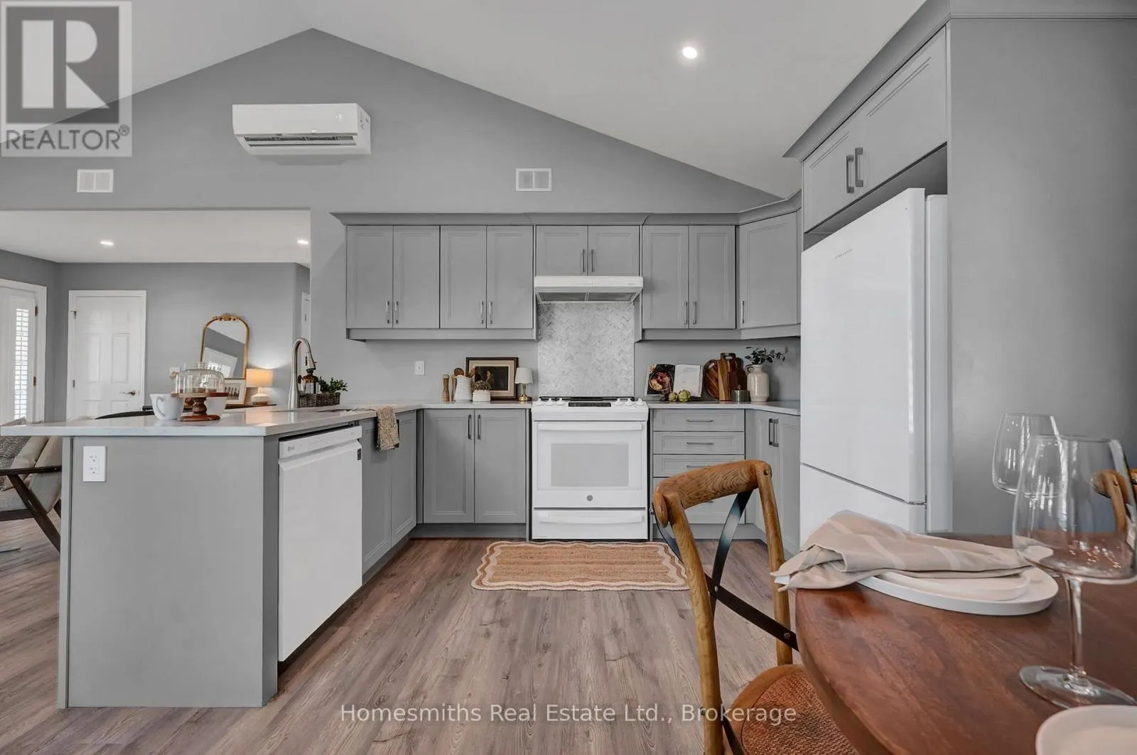 404 - 300 CROFT STREET #404