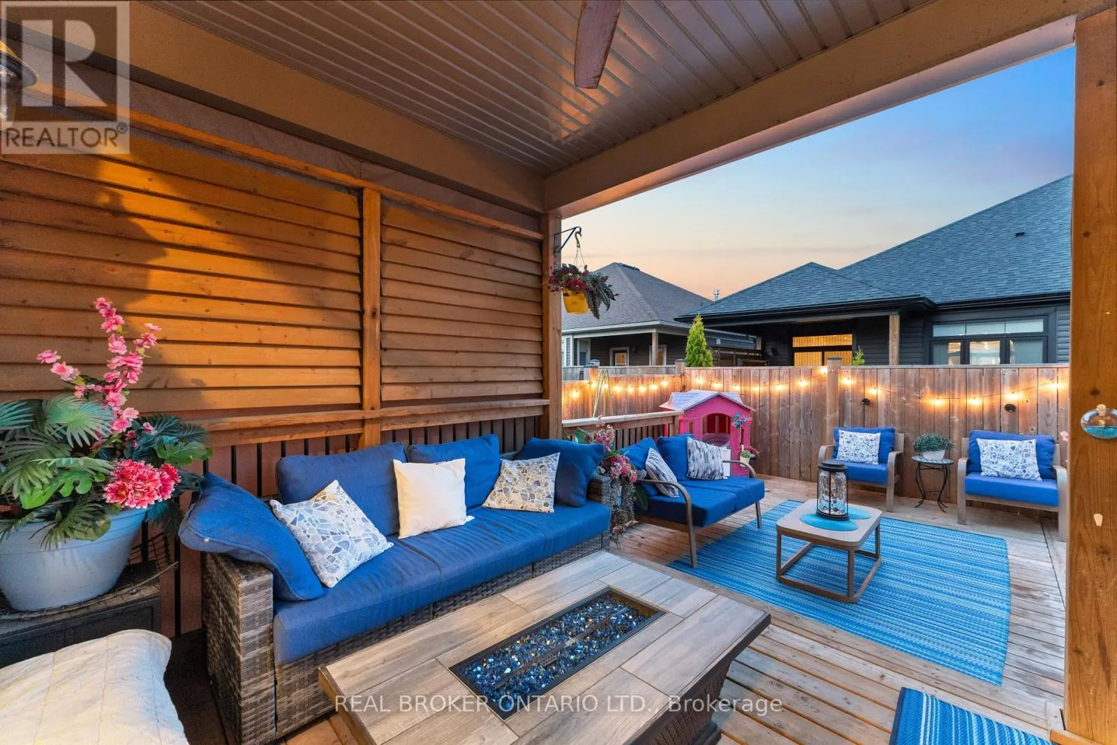 98 WOODBERRY CRESCENT