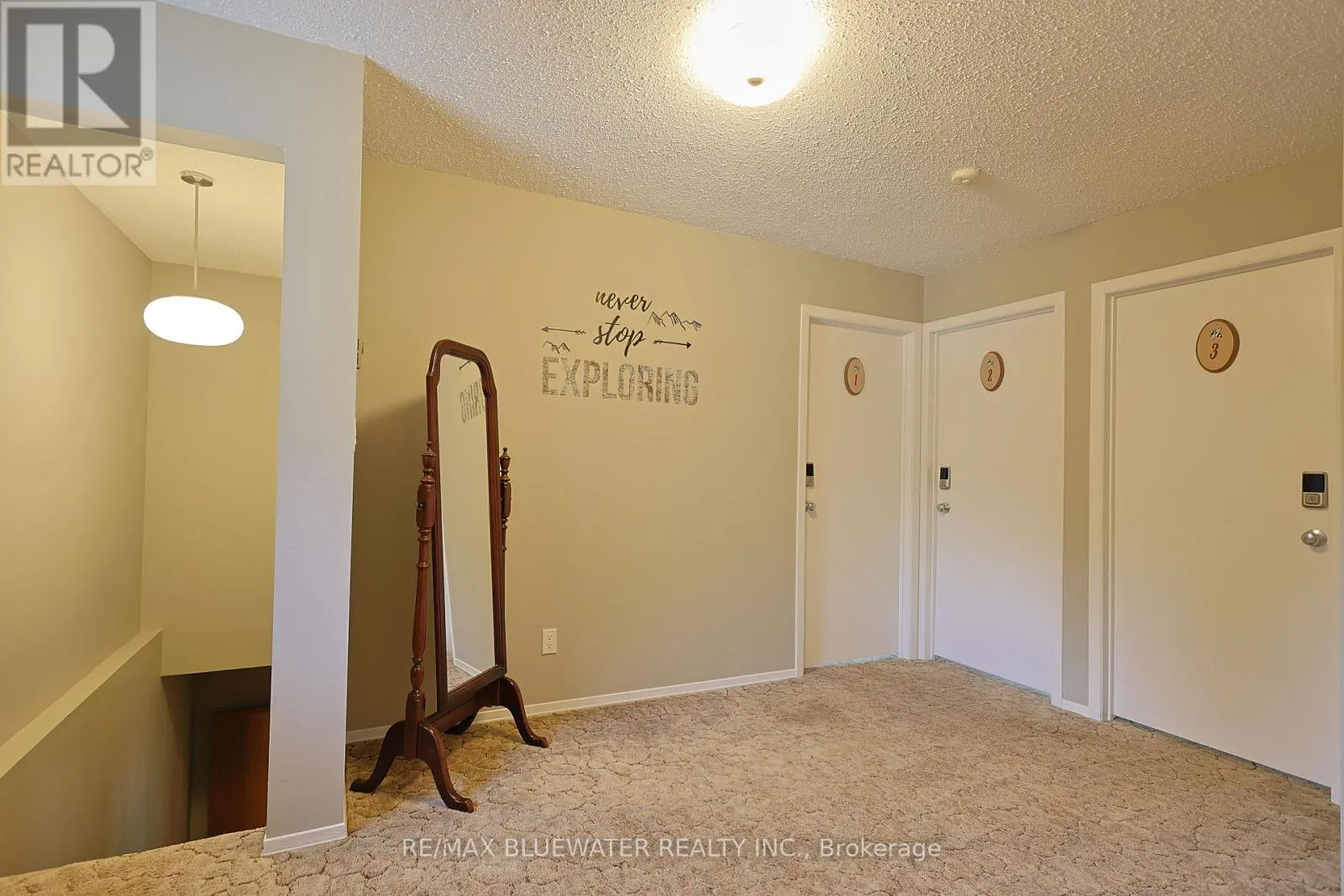 7196 OUTER DRIVE